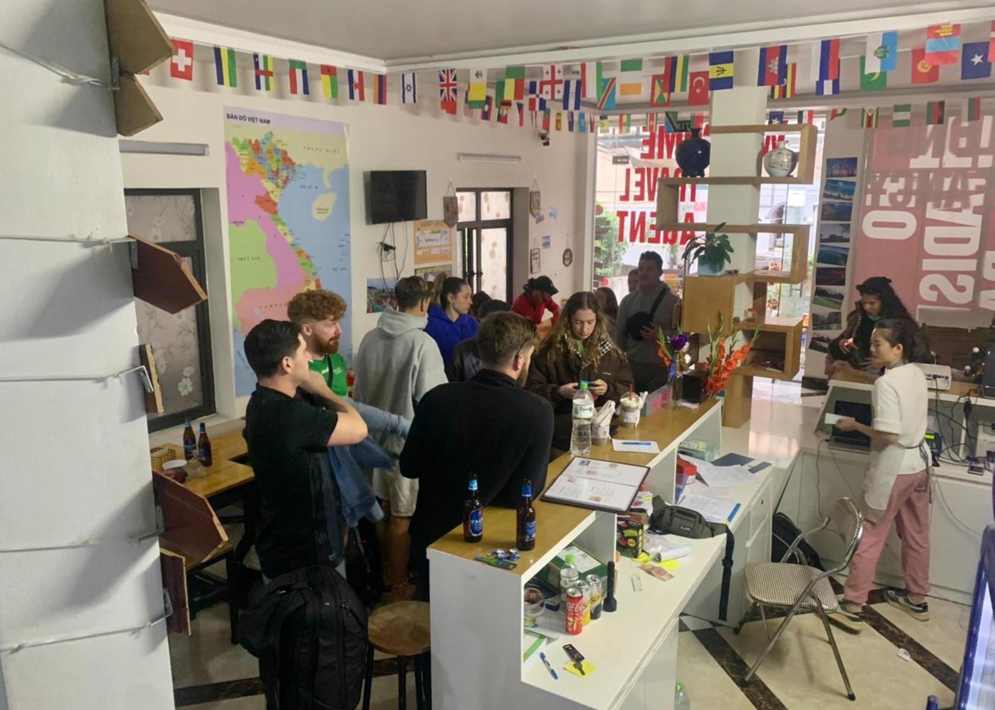 Ha Long Fancy Hostel With Vegetarian And Vegan Restaurant Εξωτερικό φωτογραφία