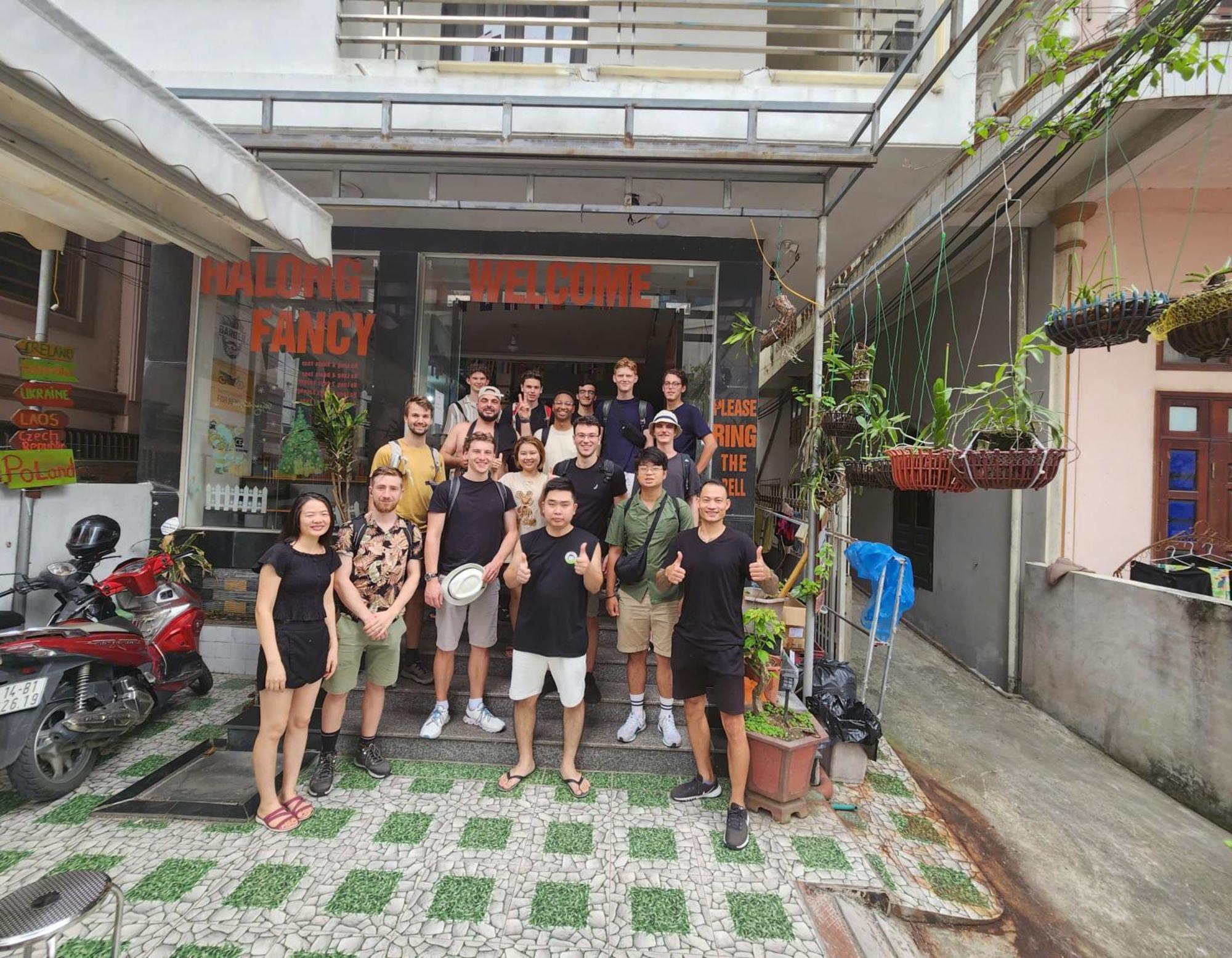Ha Long Fancy Hostel With Vegetarian And Vegan Restaurant Εξωτερικό φωτογραφία